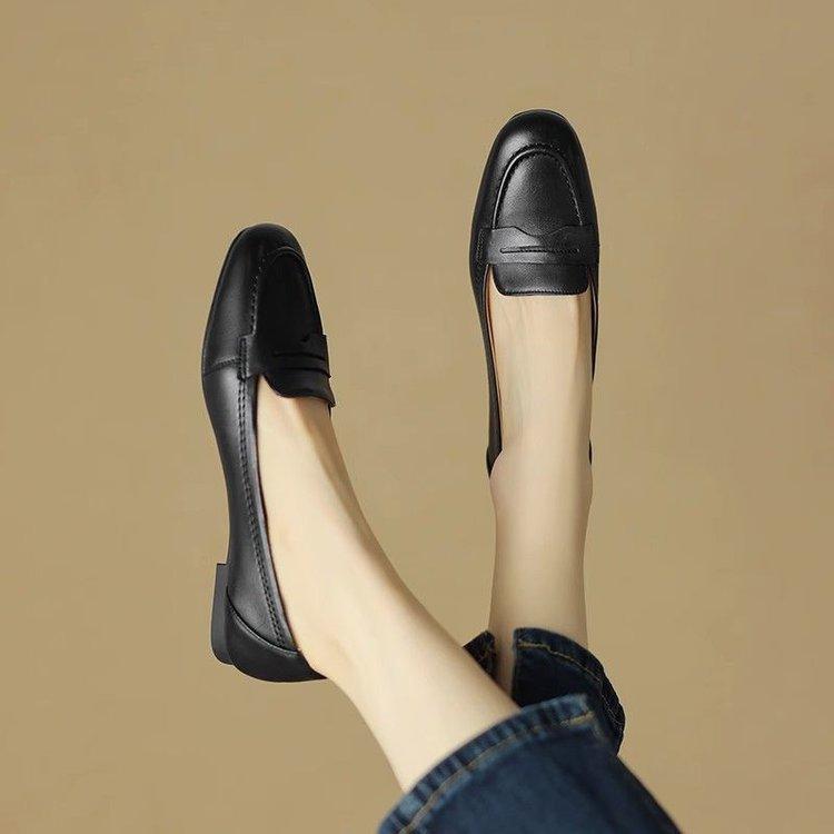 

Small leather shoes women s single shoes women s flat bottom 2025 spring and autumn new grandma shoes fashionable versatile soft sole Doudou shoes 40