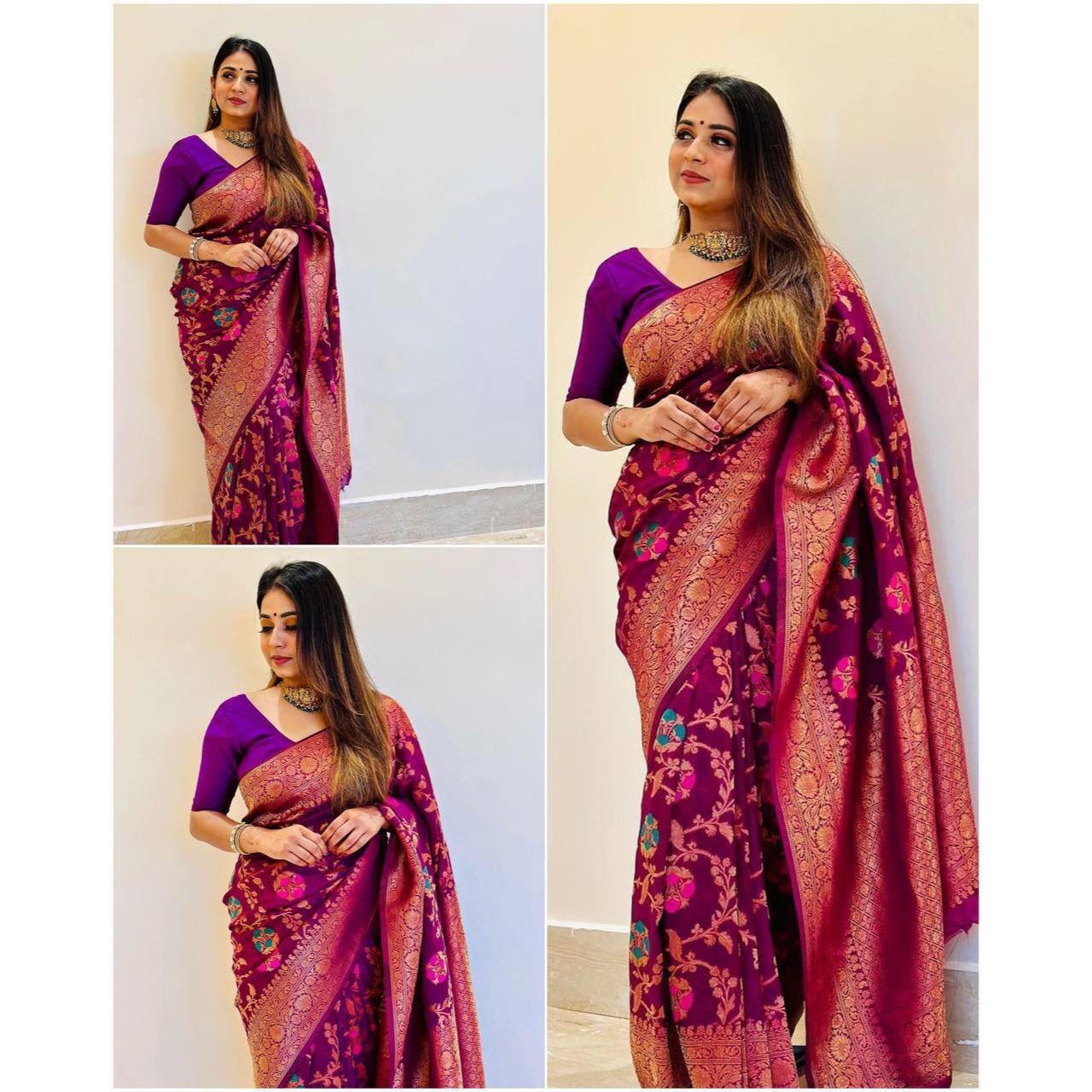 

Шелковое сари из магазина АЛМААРИ украшено красивой вышивкой Зари в виде традиционных мотивов.