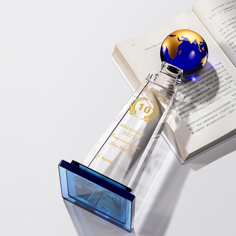 2025 High-End Custom Crystal Trophy for Annual Corporate Event Commemoration