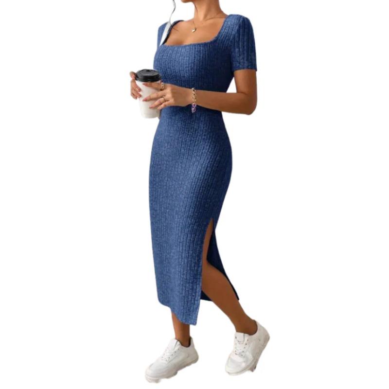 

Летнее платье с квадратным вырезом, облегающей юбкой средней длины, короткими рукавами и разрезом XS синий