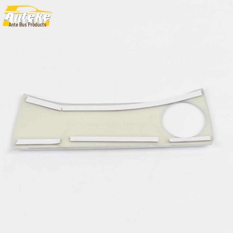 2020 Taoying Přední řada USB zapalovač cigaret & AC panel Dekorační rámeček