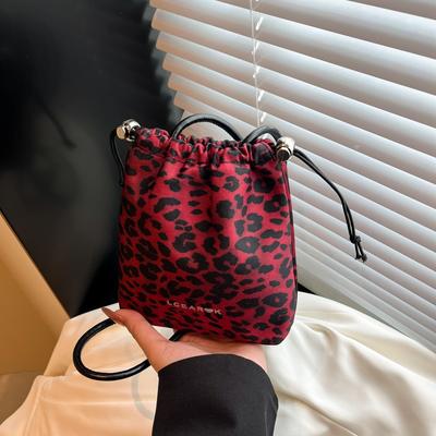 Niche Design Versatile Leopard Print Drawstring Messenger Bag Women's Autumn and Winter Casual Matte Texture Shoulder Bucket Bag