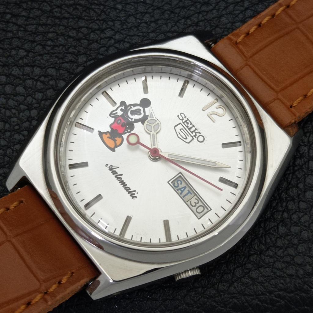 JAPAN VINTAGE SEIKO 5 AUTOMATIC 7019A MENS SILVER COLOR DIAL WATCH a700593-5