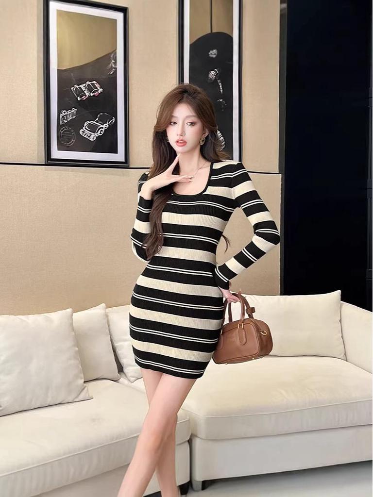 Spring Korean Style Color Block Striped Knit Dress - Slimming, Waist-Cinched, Hip-Hugging Short Skirt for a Bold, Stylish Look.