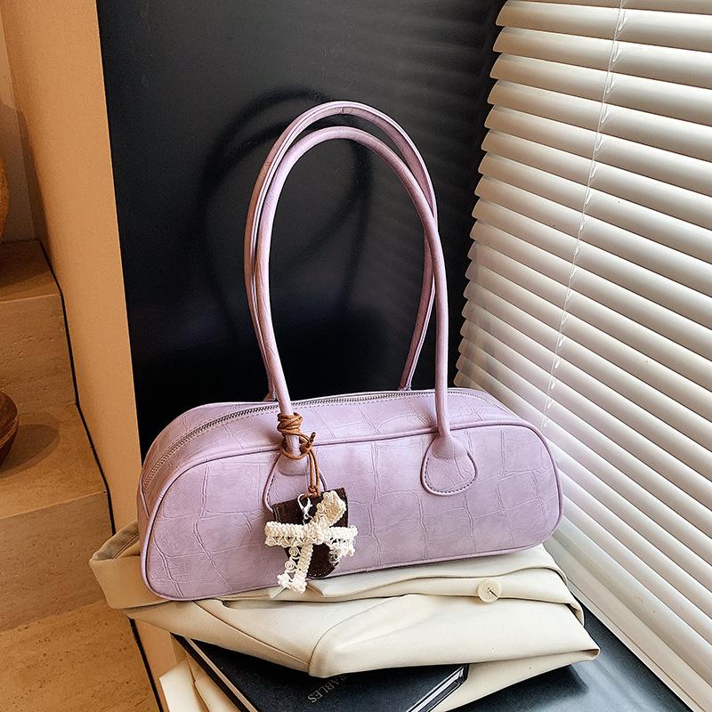 Niche bag women's fashion high-end sense portable shoulder bag popular underarm baguette bag