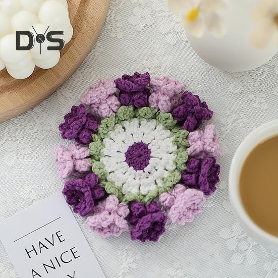 Květinový tkaný podtácek, protiskluzové držáky na kelímky, prostírání, dekorativní háčkovaná konvalinka, podložka na nápoje, opakovaně použitelný prostírání na stůl, kuchyňské doplňky.