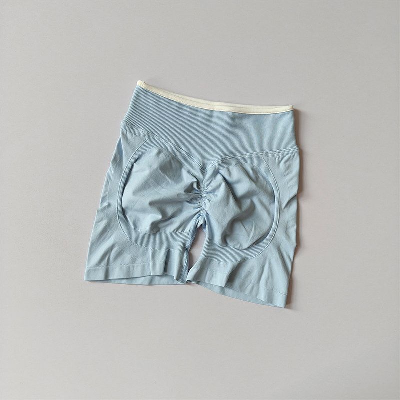 Yoga Set for Women with Chest Pads, Tight-Fitting, Quick-Drying, Suitable for Outdoor Running, Sports, Fitness, and Yoga, High-Waisted Shorts