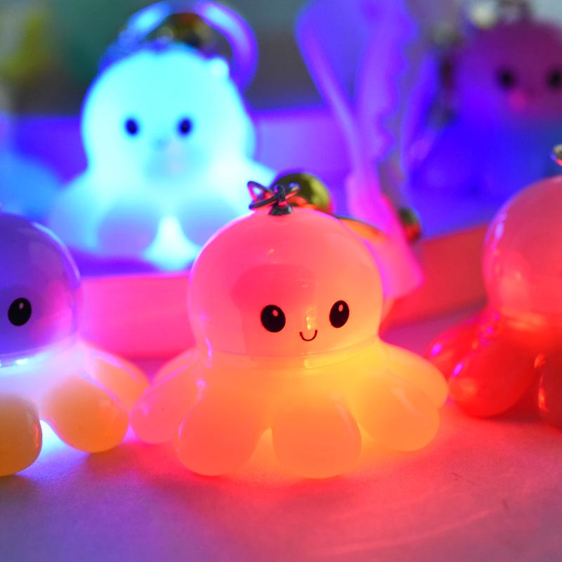 Pandantiv cu breloc cu caracatiță luminoasă din acril