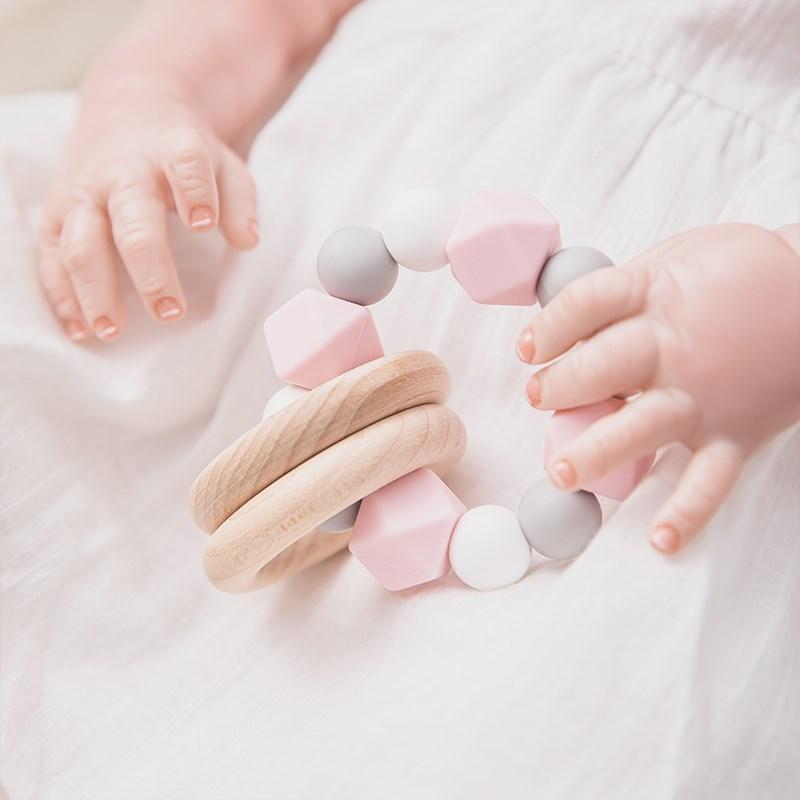 Baby Toys 1Pc Wooden Rattle Ring Teething Nursing Bracelets Bpa Free Silicone Bead Music Rattle Hanger Newborn Educational Toys