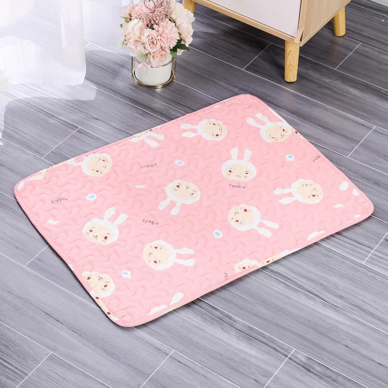 The  Pet Sleeping Mat Is Cool And Comfortable In Summer. It Is Suitable For Large, Medium And Small Cats And Dogs To Sleep In