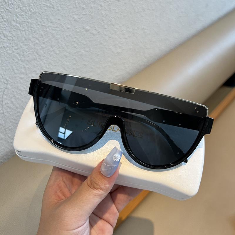 Fashion Large Frame One-piece Lenses Sunglasses Women s Brown Street Shot Couple Sunglasses Trend