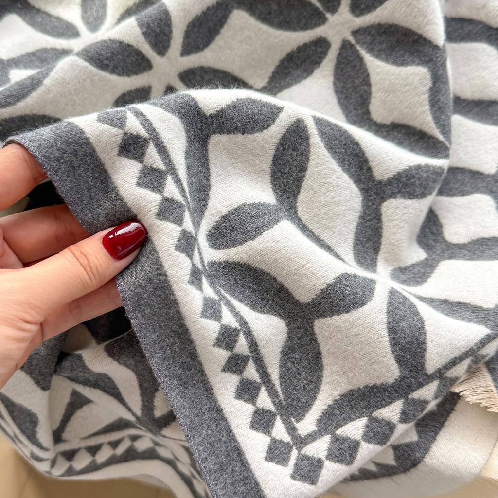  Brand Warm Cashmere Poncho Shawl Scarf Luxury Print Thick Pashmina Winter Blanket Wraps Bufanda Casual Hijab Stoles Echarpe