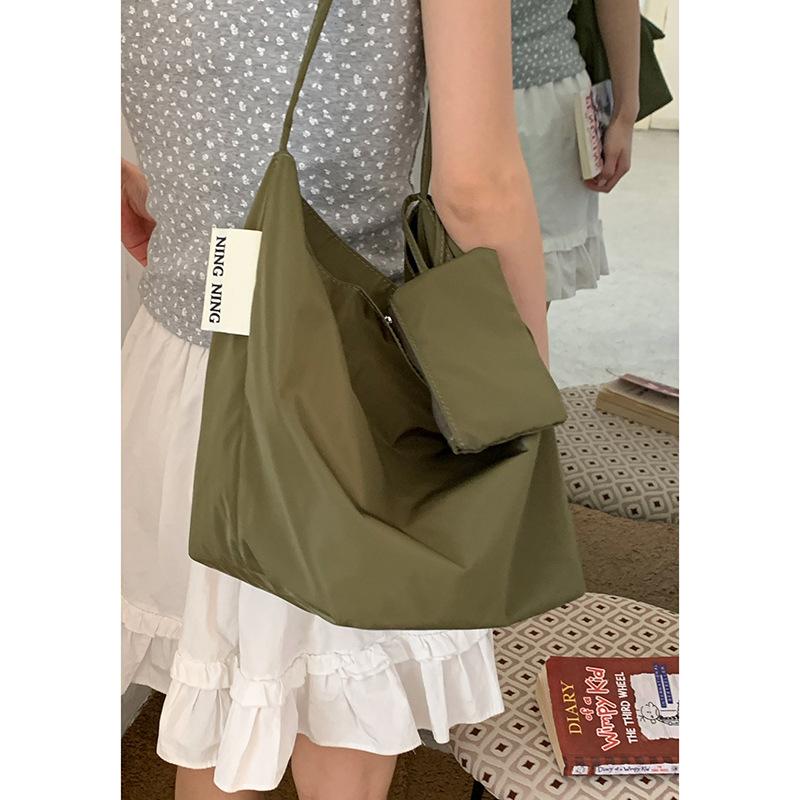 Casual large capacity nylon canvas bag women's 2025 new fashion Korean version bucket bag versatile simple shoulder bag