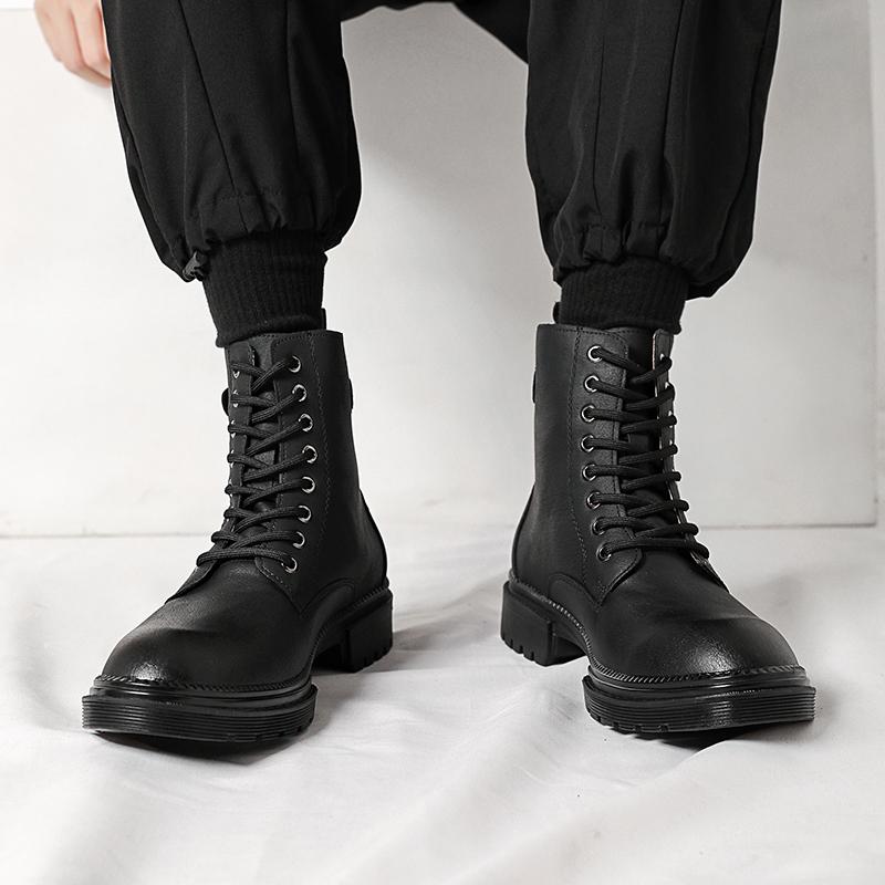 New men's round toe high top leather shoes Fashionable British style Outdoor leisureWalking motorcycle thick soled men's boots