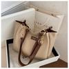 2025 New Fashion Tote Bag for Women Large Capacity Light Luxury Shoulder Bag High Quality Affordable Commuter Bag