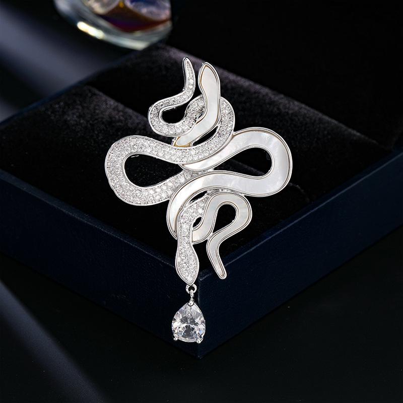 

Нишевый дизайн, смысл, змеевидный корсаж, высококачественный, легкий, роскошный, костюм, пальто, аксессуары, натальный год, зодиак, рябчик, брошь в виде змеи