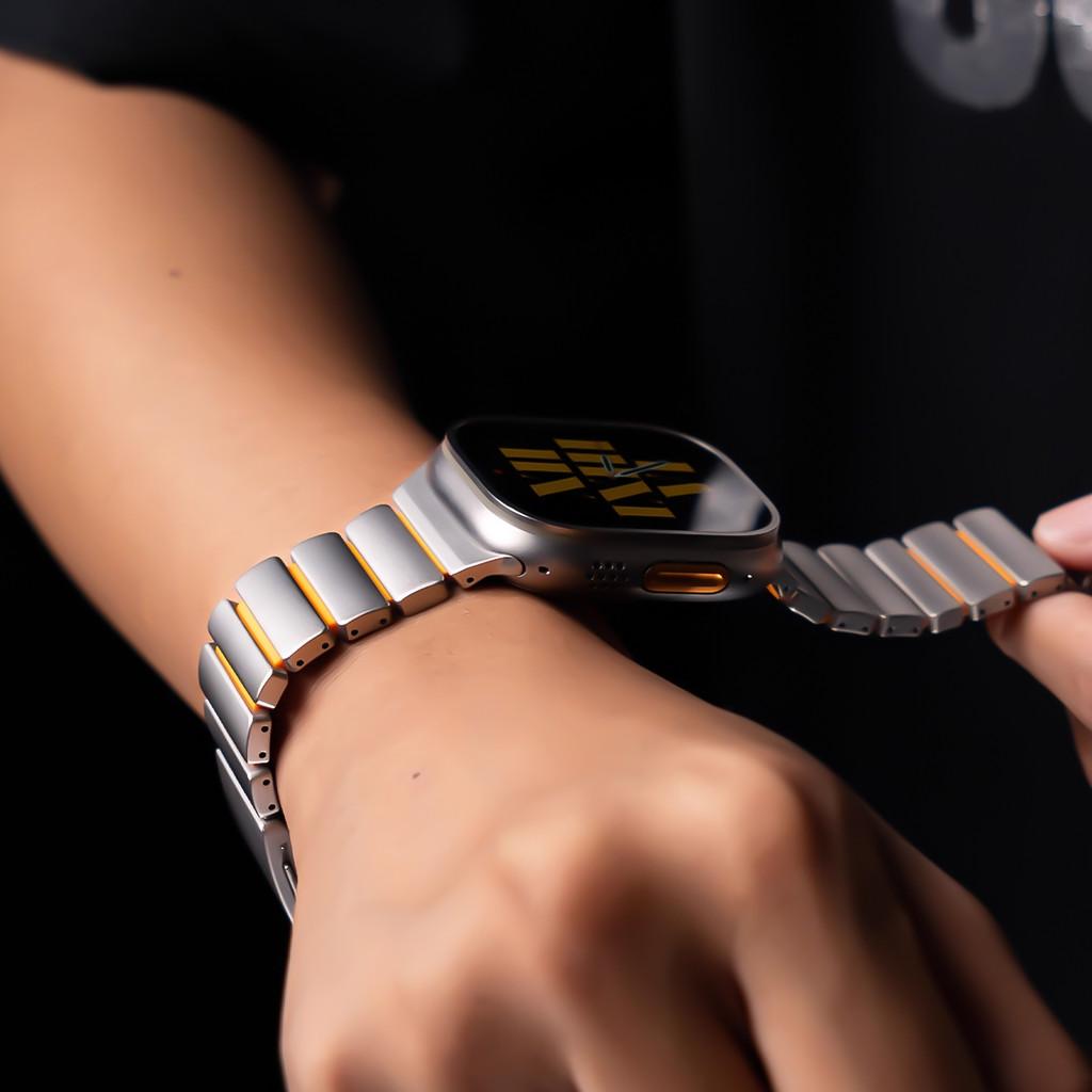 Luxury Titanium Metal Silicone Strap For Apple Watch Ultra 3 49mm 11 10 46mm Men Bracelet Strap For iWatch 9 8 7 6 5 4 44mm 45mm
