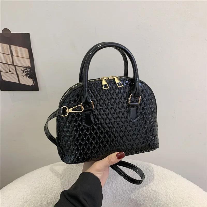 Retro crossbody bag with diamond grid hand carrying small shell square shoulder bag texture sweet color new fashion