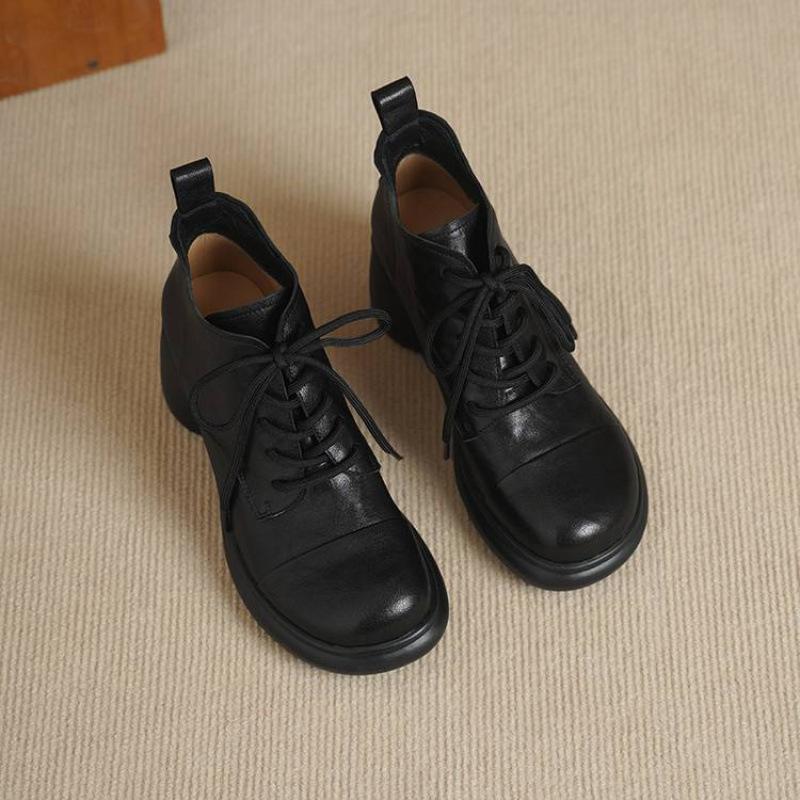 Autumn and winter sheepskin low boots women's solid color thick-soled round-head leather large-size women's boots medium heel round-head versat