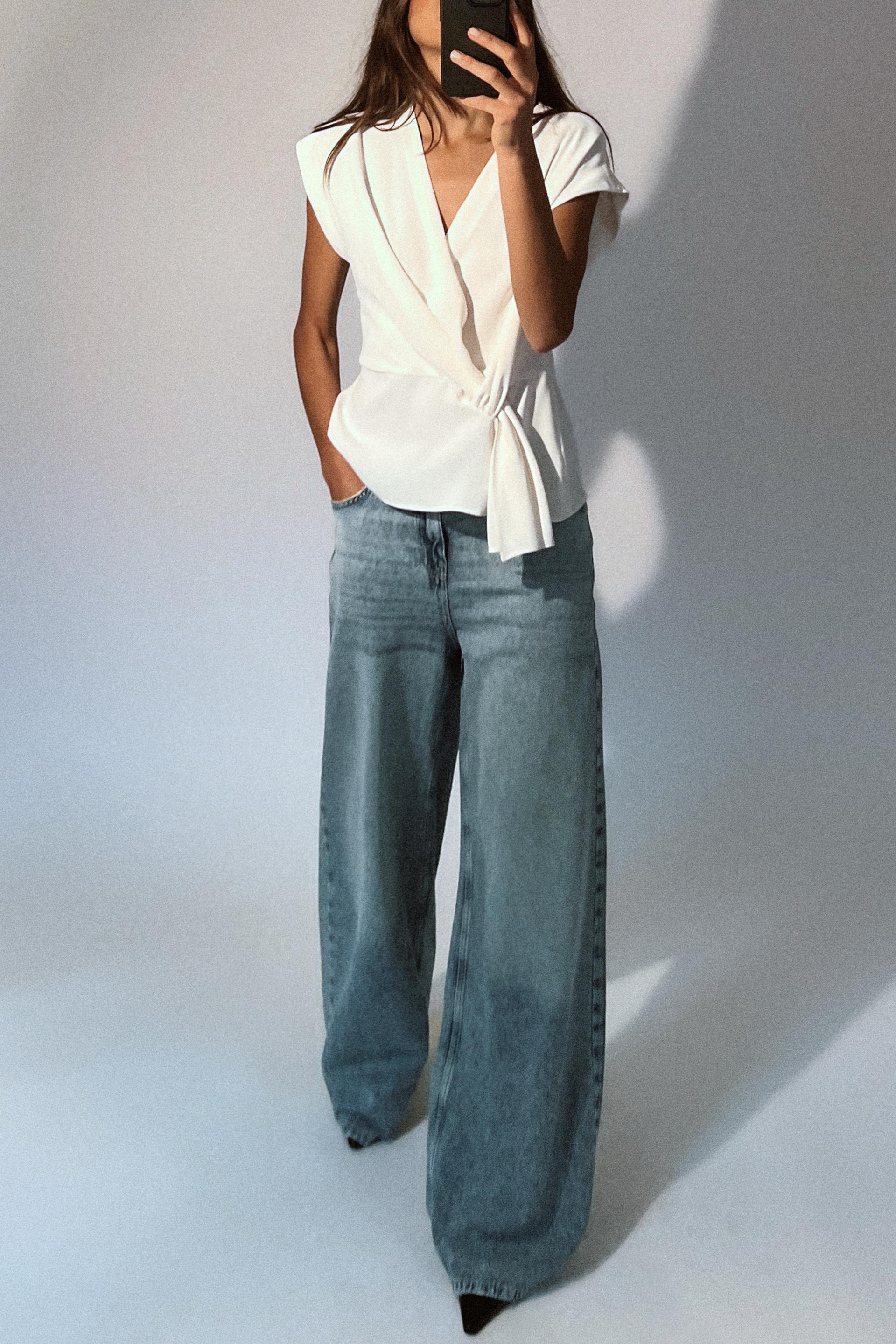 

КРЕПОВЫЙ ТОП С УЗЛОМ