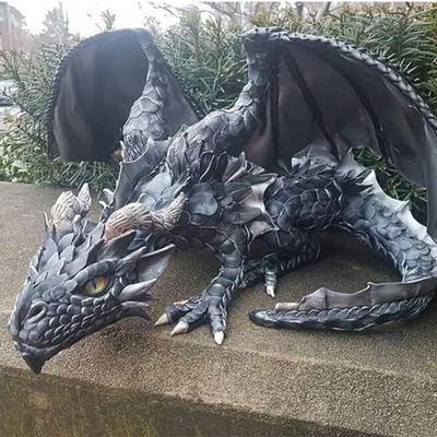 Scultura di drago in resina Statua artigianale in resina nera con grande drago accovacciato