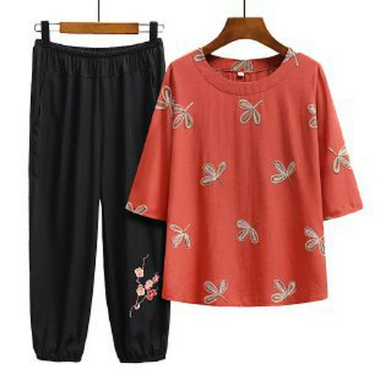 

Two-Piece Summer Outfit for Middle-Aged and Elderly Women: Three-Quarter Sleeve Top and Loose Pants 5XL (150-165 lbs)