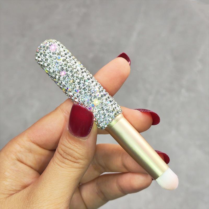 

Набор кистей для губ со стразами: Маленькая круглая кисть для растушевки, мягкая щетина, многофункциональная кисть для консилера, портативный аппликатор для помады.