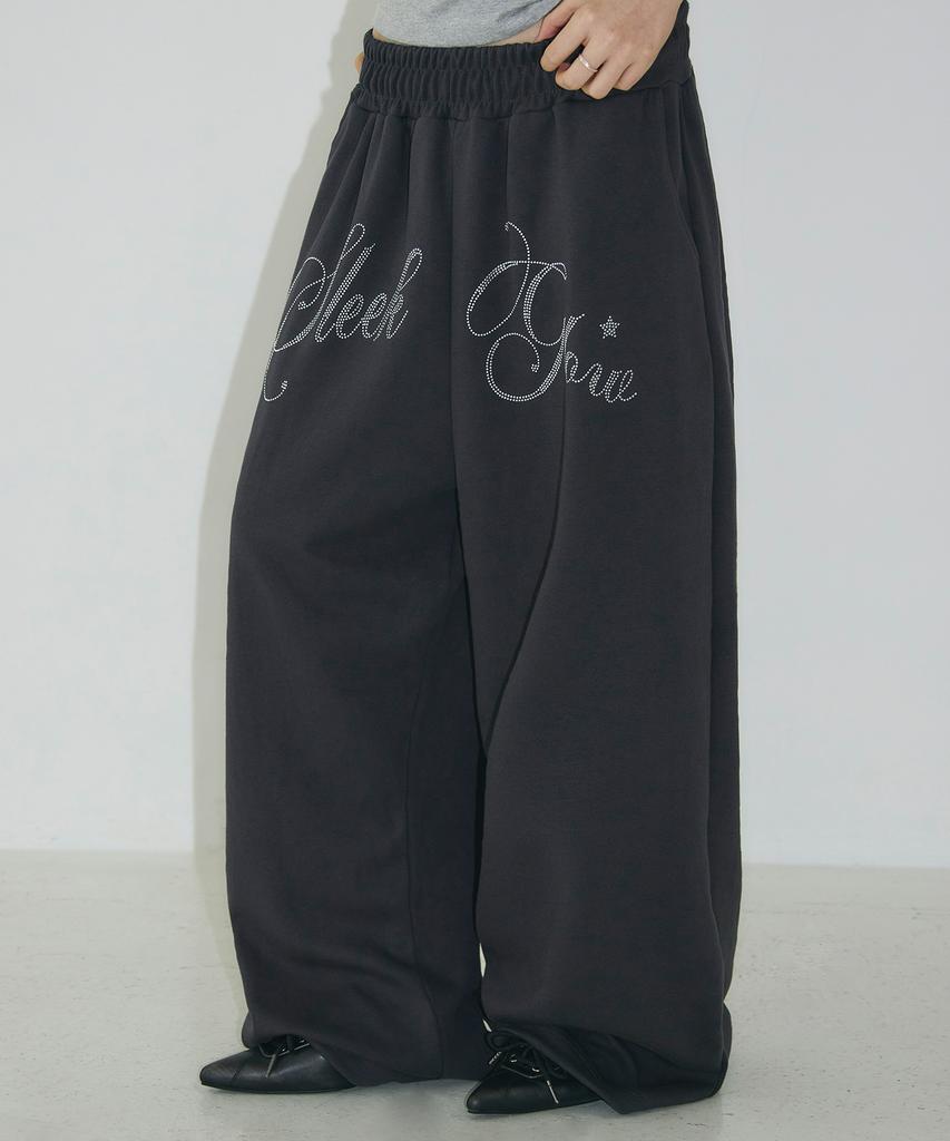 Seulliggeullou Hotfix Oversized Sweatpants [Charcoal]