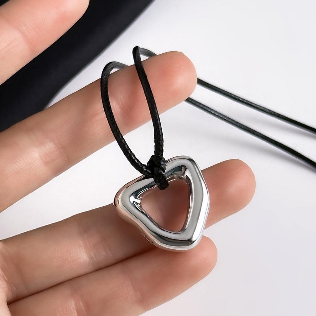 Simple geometric love hollow pendant necklace hip-hop sweet and cool irregular versatile necklace