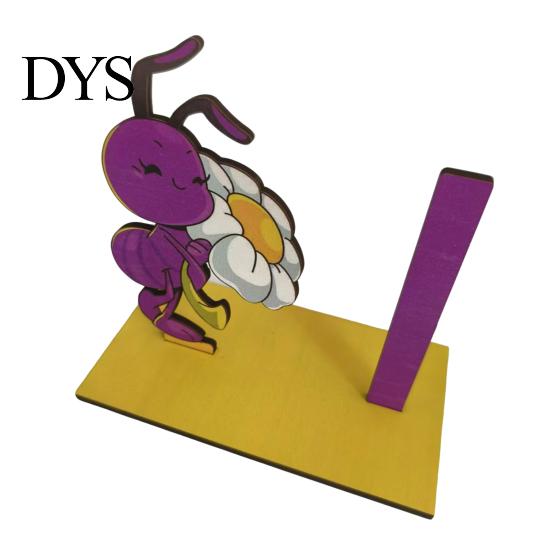 Housewarming Gift for Friend Paper Towel Holder, Cute Cartoon Ant Design, Sturdy Wooden Pastoral Style Tabletop Accessory Vertical Roll Dispenser