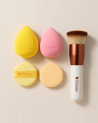 Foundation Brush with 4Pcs Makeup Sponges Flat Top Kabuki Brush Synthetic Professional Liquid Blending Powder Beauty Makeup Blender