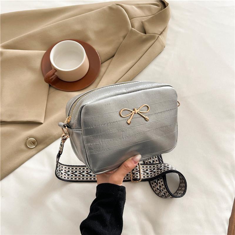 Süße lässige Schulter-Achseltasche 2025 neue einfache einfarbige Schleifen-Umhängetasche personalisierte kleine quadratische Tasche