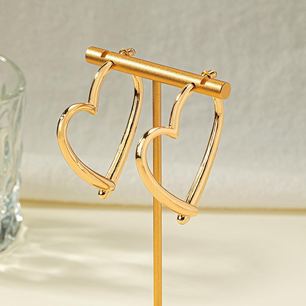 Pair of Elegant Sexy Gold Heart Hoop Earrings - Fashionable and Simple Design, Suitable for Daily Wear and Parties