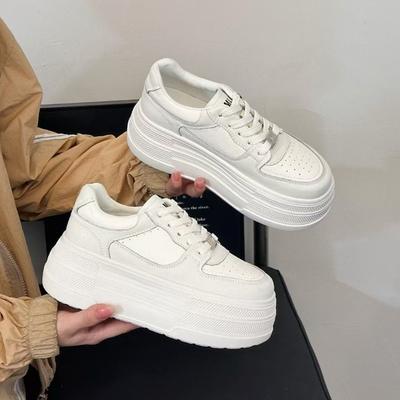 Pantofi mici albi din piele tip brioșă, modele noi de toamnă pentru femei, mici, ușori, cu talpă groasă care înalță, pantofi de stradă casual high-end