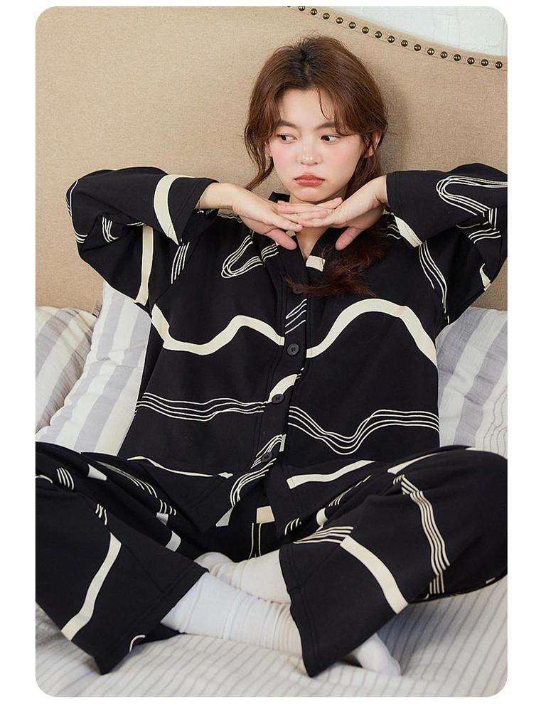 Women's Retro Print Cotton Pajama Set - V-Neck Cardigan, Loose Fit, Comfy Korean Style, Spring/Autumn.