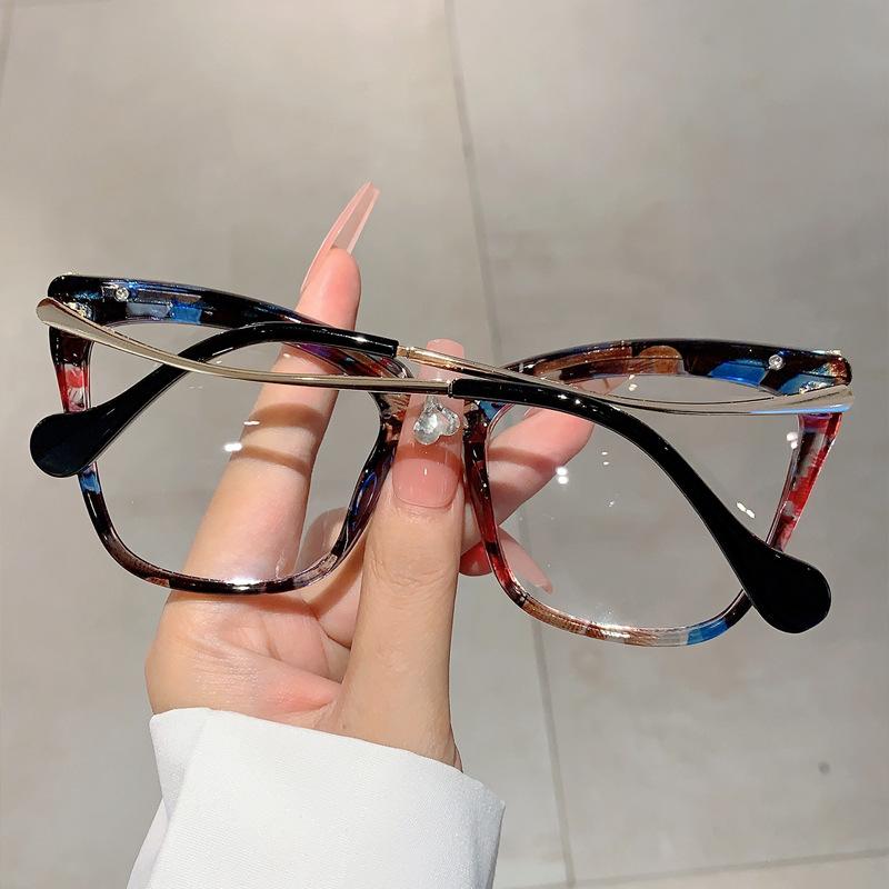Vintage Oversized Cat Eye Glasses Frame Women Luxury Designer Metal Optical Eyewear Trendy Fashion Female X