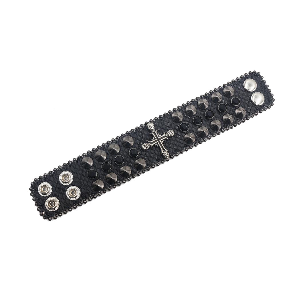 Amerikanisches Strassnietenarmband, Punk Gothic Personalisierter Schmuck mit Kreuzverzierungen
