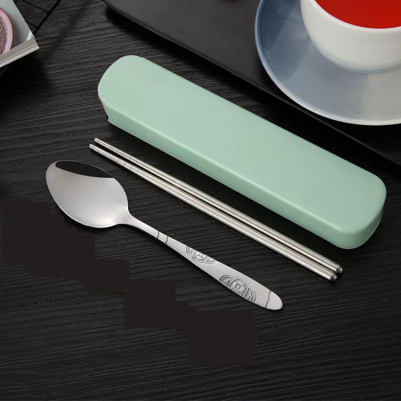 

Портативный набор столовых приборов из нержавеющей стали: Палочки для еды, Вилка, Ложка - Идеально для студентов и использования на открытом воздухе, Подарочный набор в коробке