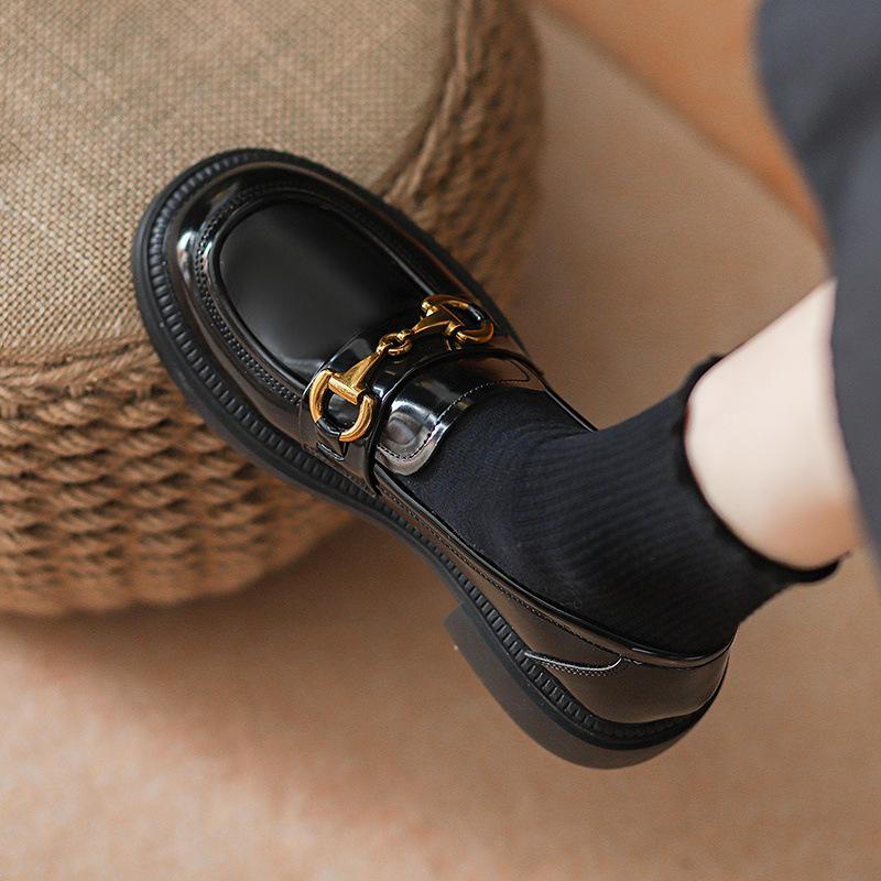 Horse buckle small leather shoes women's spring 2025 new one-pedal British style single shoes soft leather flat loafers women