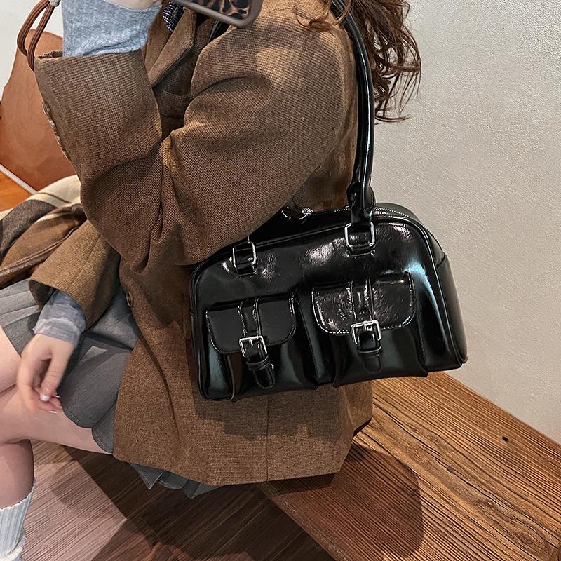 South Wind Women's Spring 2025 Retro Boston Samba Lounge Handbag