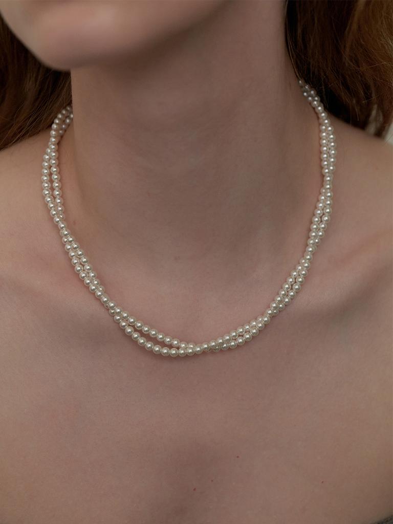 Leeenoir Twisted Pearl Necklace