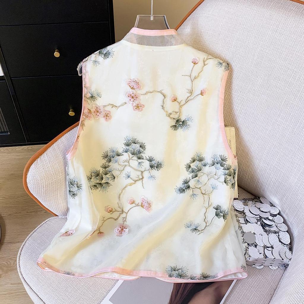 2024 Summer Women's Retro Chinese Style Embroidered Frog Button Sleeveless Vest