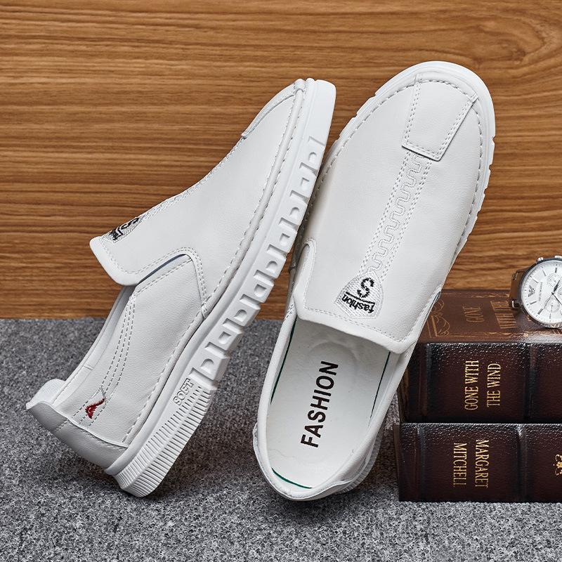 2025 Frühling und Herbst Herren Handgenähte Lässige Lederschuhe Herren Leder Atmungsaktive Bequeme Fahrschuhe Weiß 9557