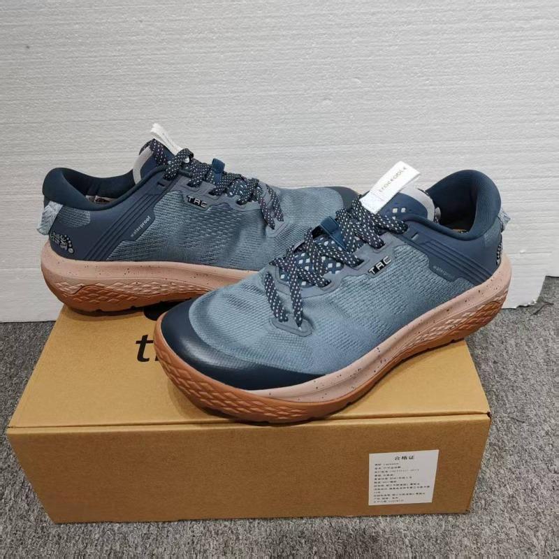Original Brand Couples Mountain Climbing Footwear Designer Wide Footed All Terrain Sport Shoe Anti Slip Damping Trekking Sneaker