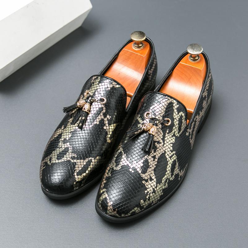 Fashion Brand Pointed Green Tassels Loafers Comfy Man Classic Men Casual Shoes Moccasins Business Affairs Leather Fashion Walking Shoes
