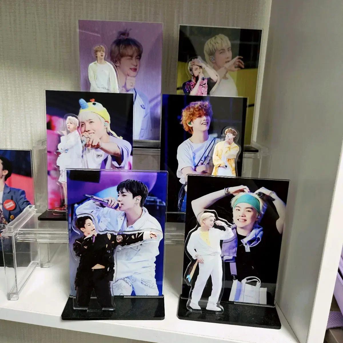 

Набор акриловых подставок Bts