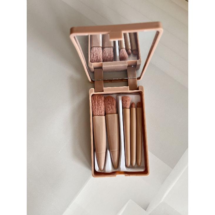 

Набор кистей для макияжа «Маленький воробей» с зеркальной коробочкой, 4 двусторонние кисти для теней, Портативная кисть-зеркало, Многофункциональная кисть для закрепления макияжа Red Bean Paste Mirror Sm