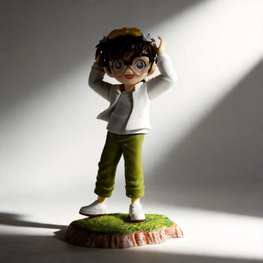 Detective Conan Anime Figure with Wreath Crown - 18cm GK Model Desktop Case Car Ornament Two-Dimensional Game Peripheral Toy