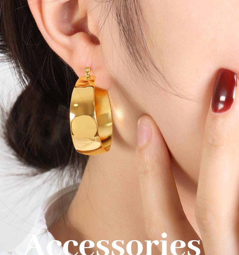 European-American Vintage Asymmetrical Round Titanium Steel Earrings for Women