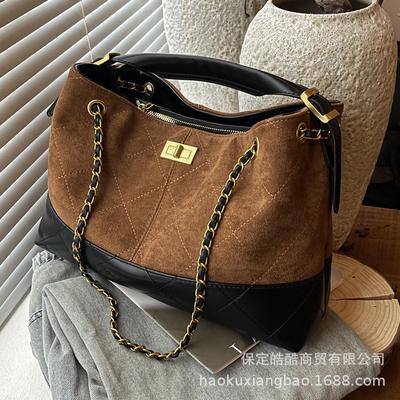 Popular Bucket Bag Women's Autumn and Winter 2025 New High-end Diamond Chain Bag Fashionable Versatile Shoulder Messenger Bag